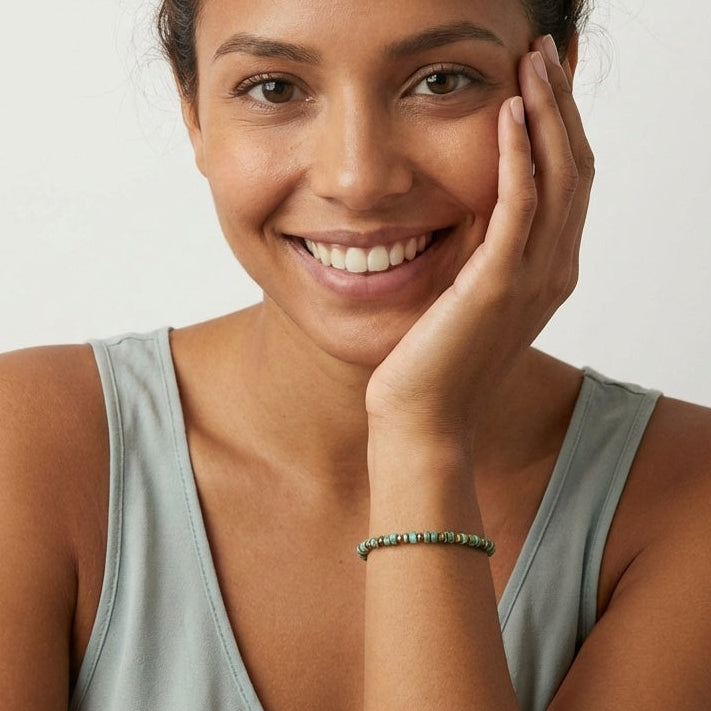 צמיד אבני טורקיז והמטייט מוזהב גילי