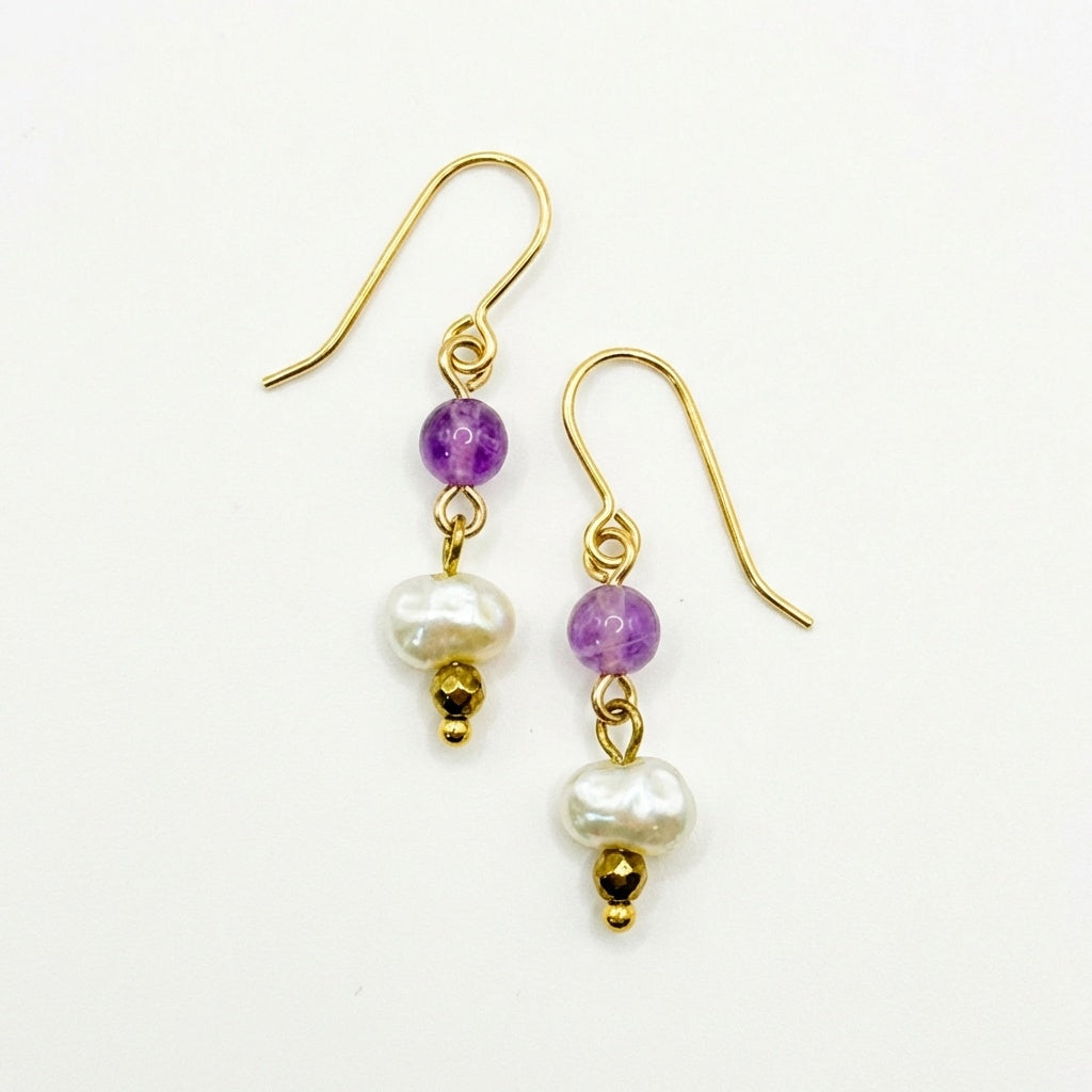 עגילי פנינים ואמטיסט מייה