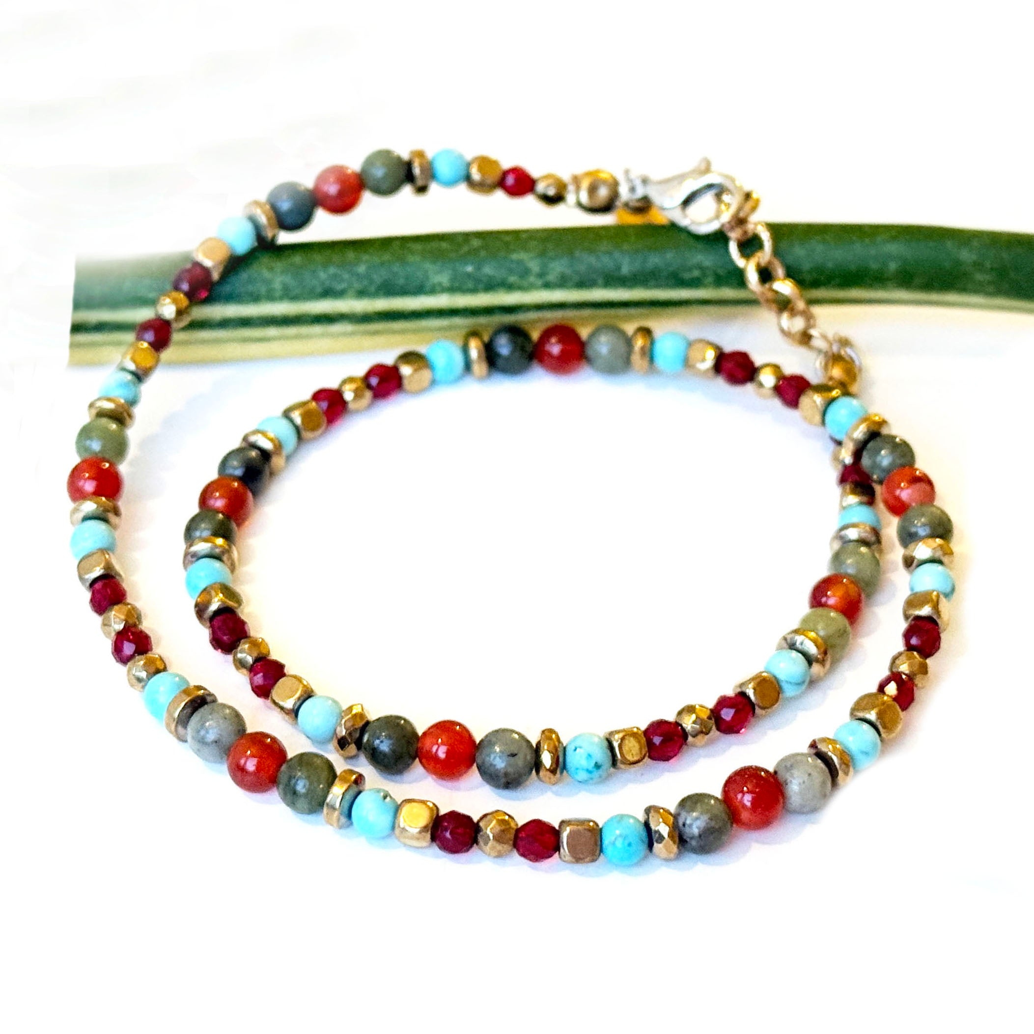 שרשרת מאת שירז פלד