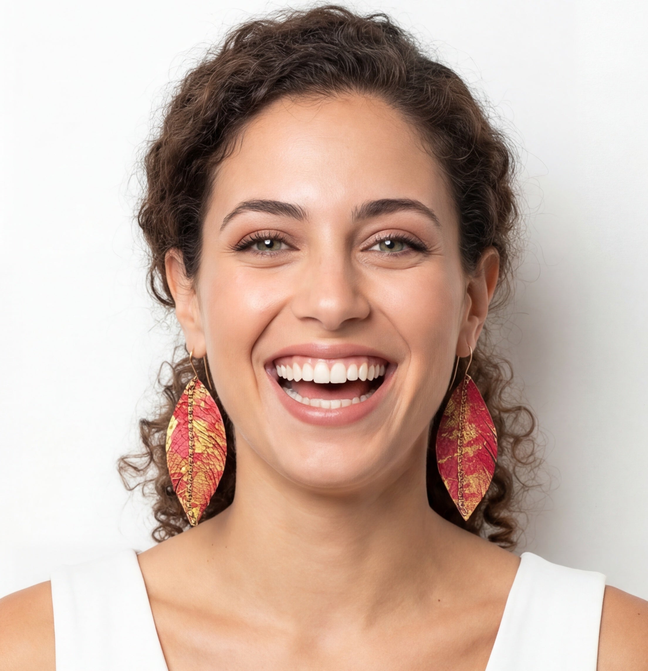 עגילים גדולים מאת שירז פלד