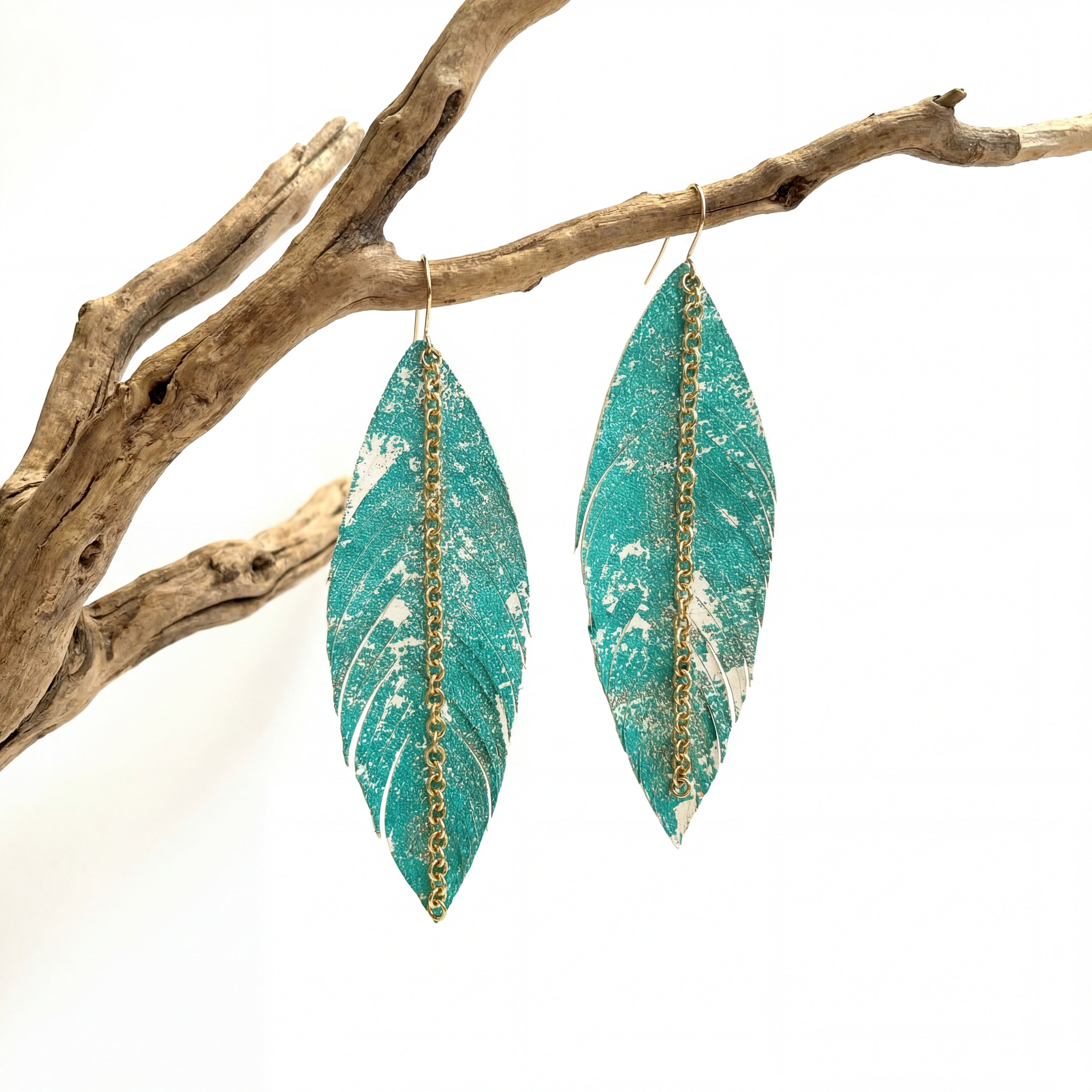 עגילים תלויים מאת שירז פלד