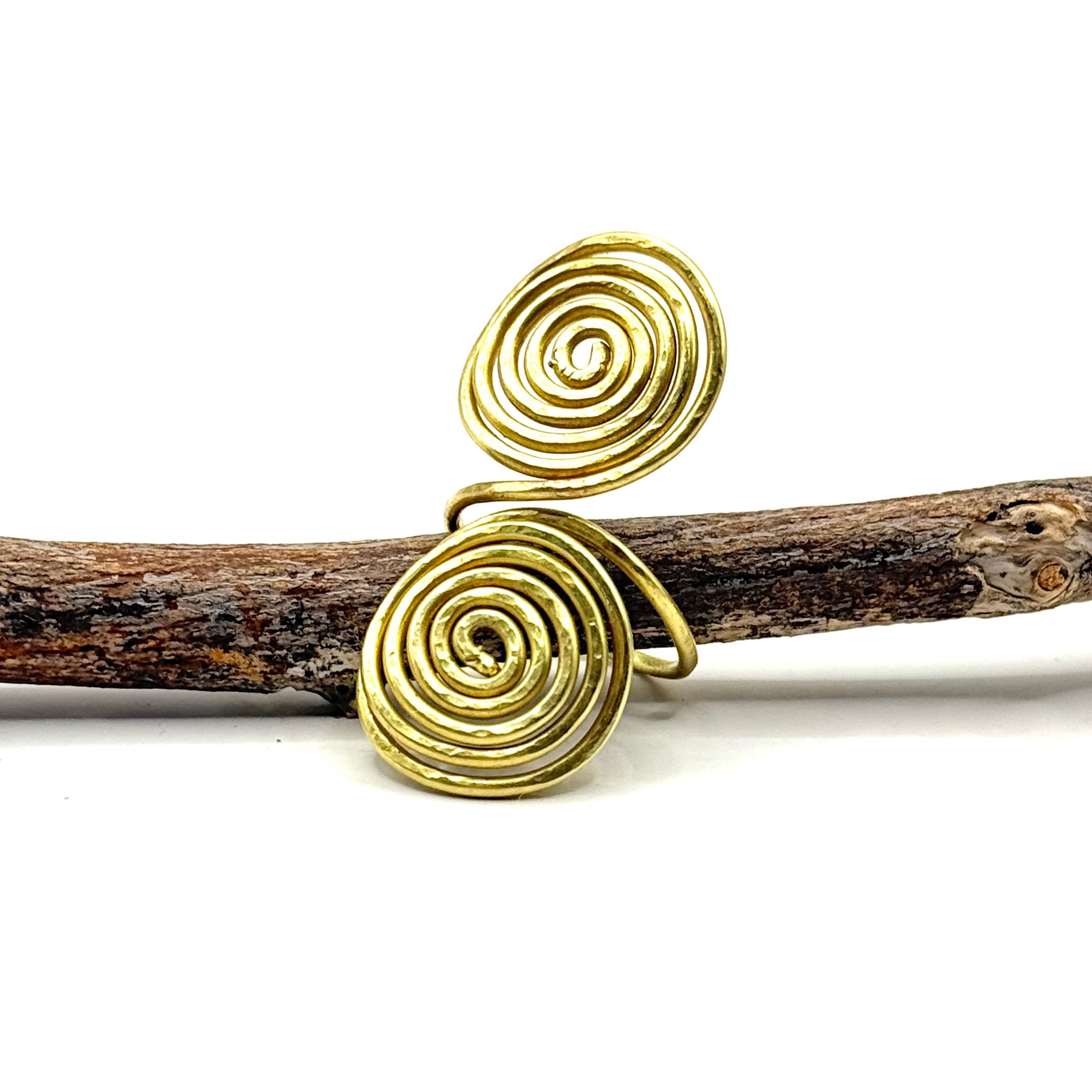 טבעת ספירלה מאת שירז פלד