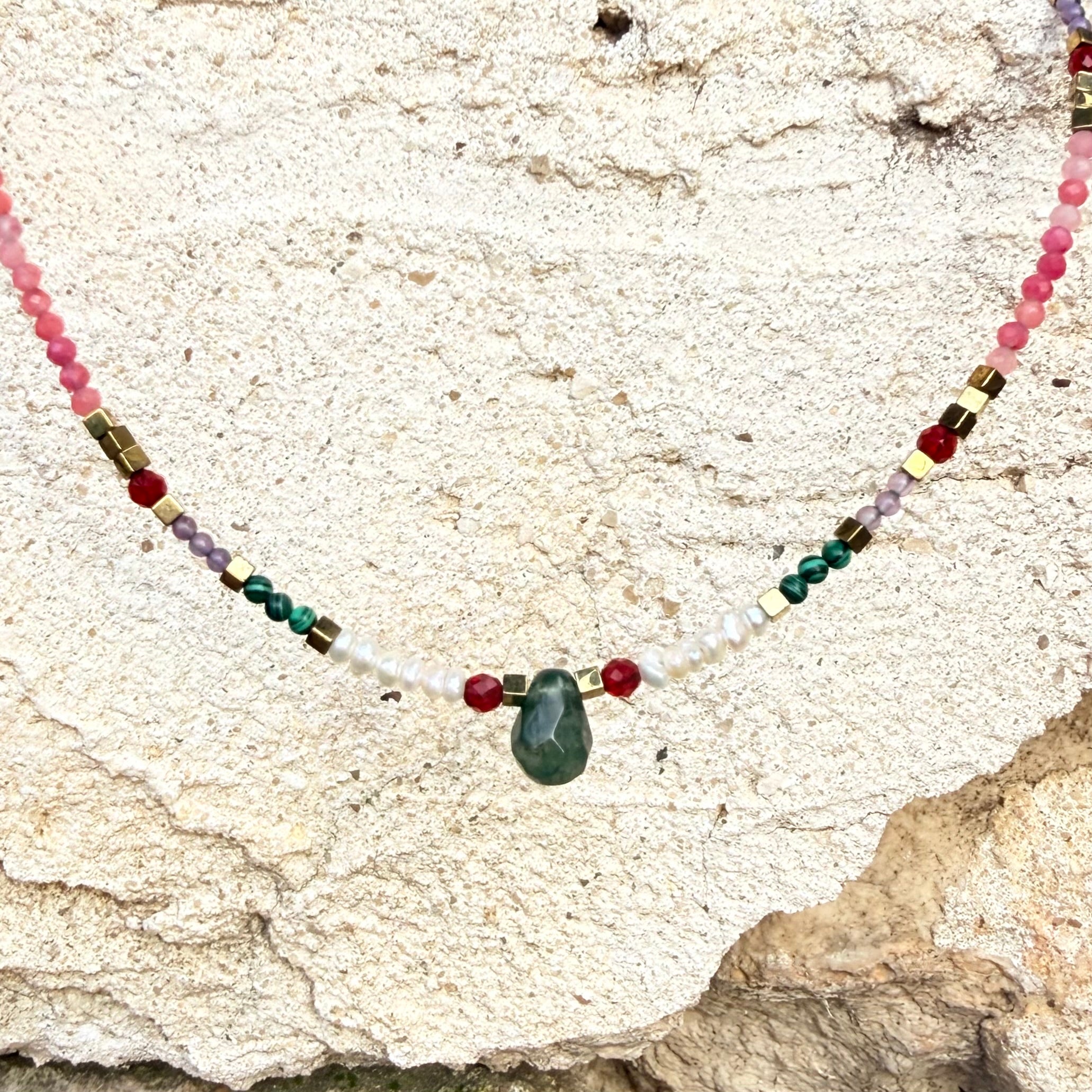 שרשרת מאת שירז פלד