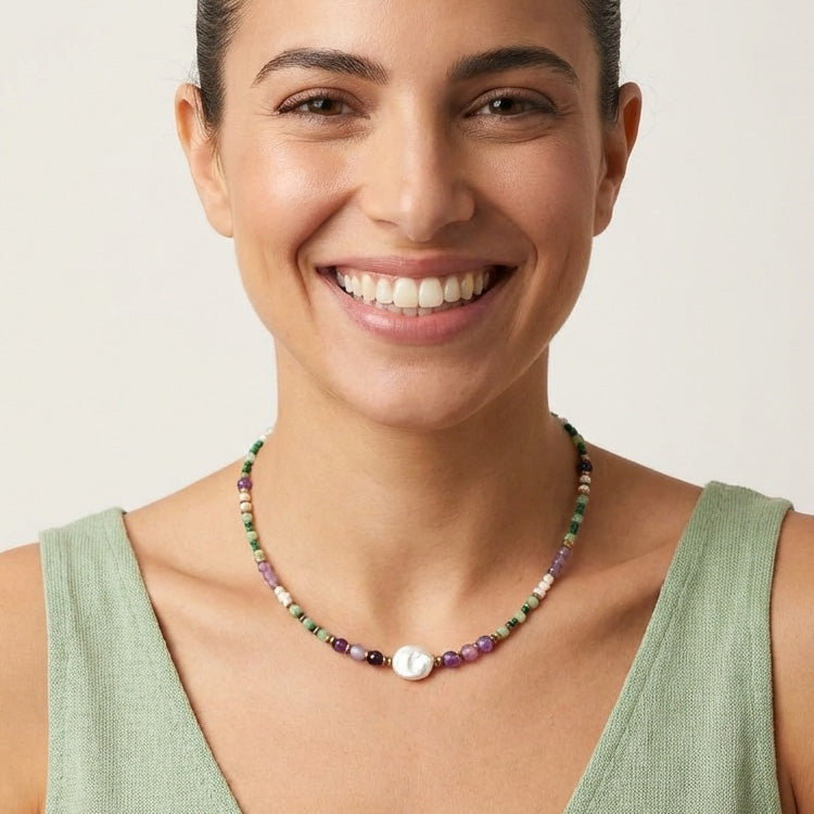 שרשרת אבנים מאת שירז פלד