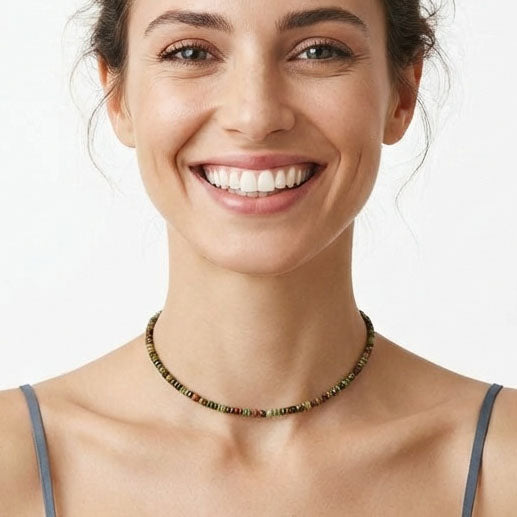 שרשרת אבנים מאת שירז פלד