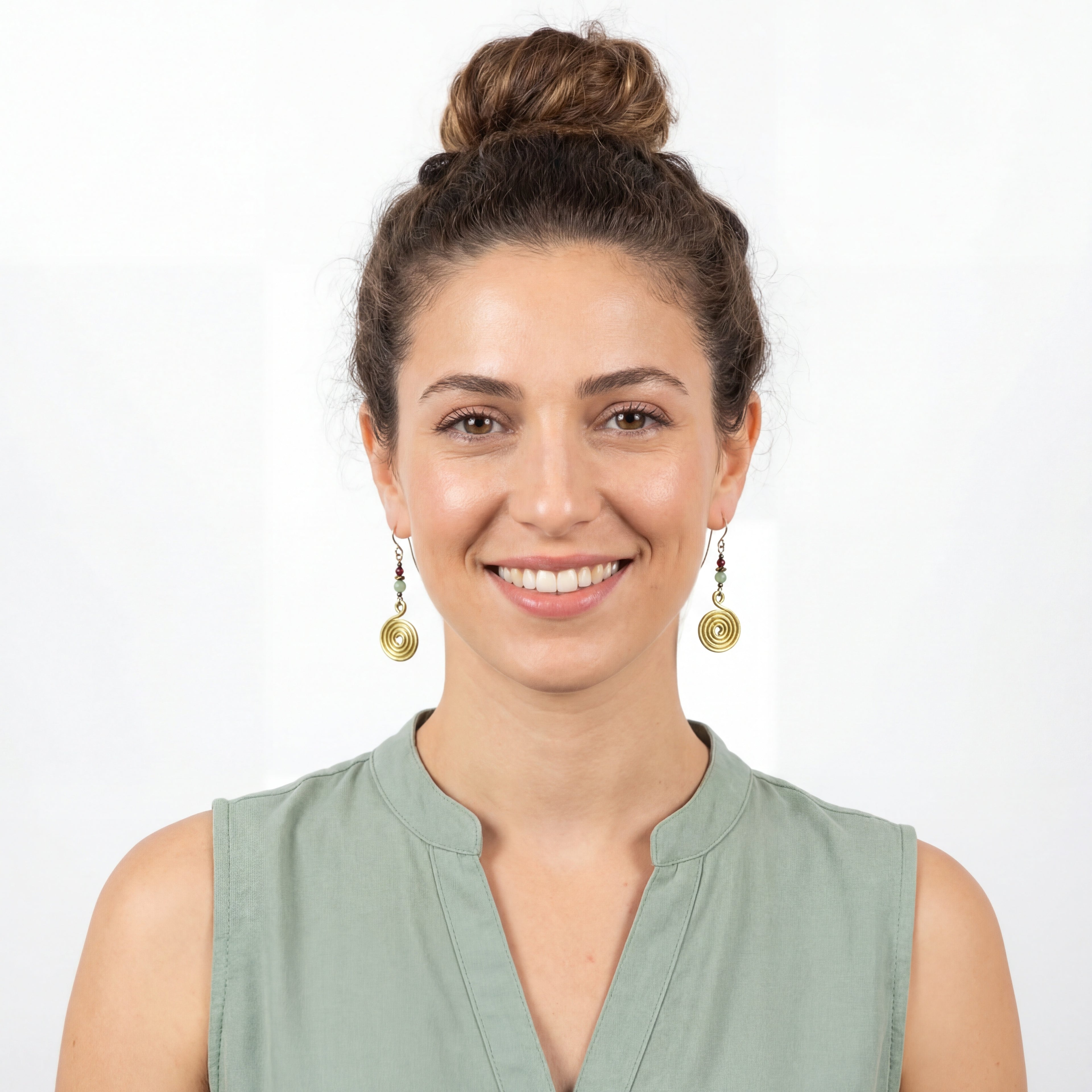 עגילי ספירלה מאת שירז פלד