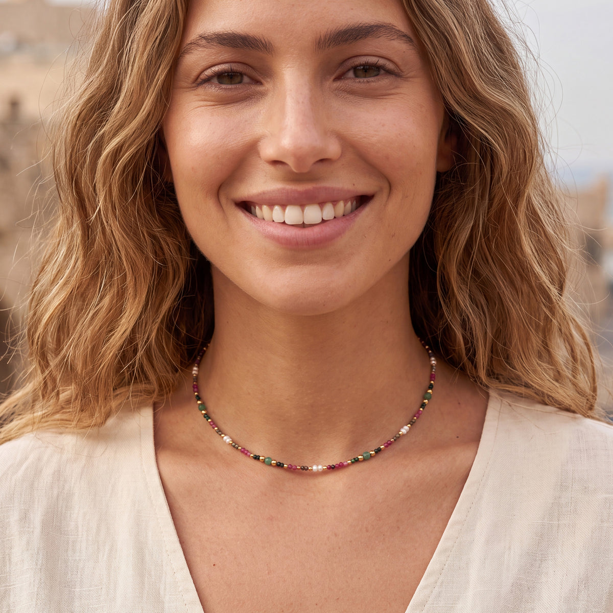 שרשרת אבנים טביות מאת שירז פלד